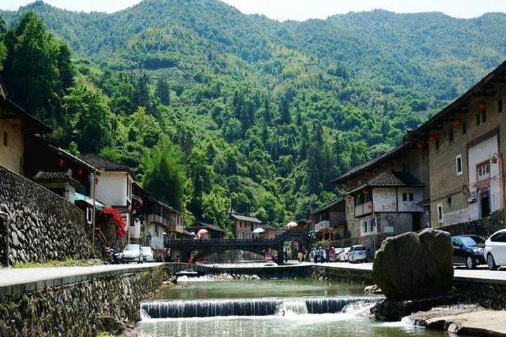 Excursion privée d'une journée à Tianluokeng Tulou et Taxia Village au départ de Xiamen