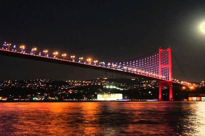 Stage Front Bosphorus Dinner Cruise with Pickup & Drinks included