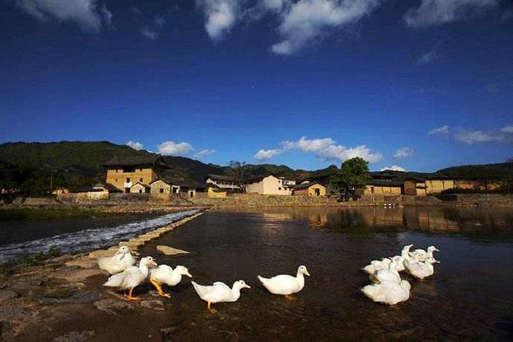 Excursión privada de un día a Hakka Tulou Village y Yun Shui Yao Water Town desde Xiamen