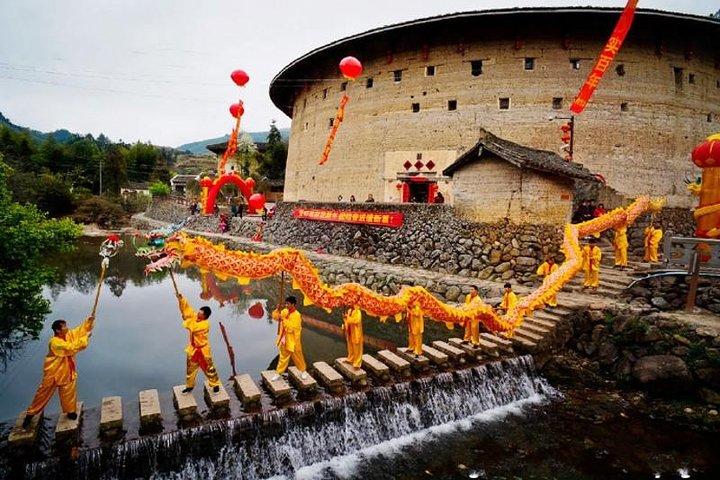 Excursión privada de escala a Xiamen con todo incluido a la aldea de Hakka Tulou con opciones