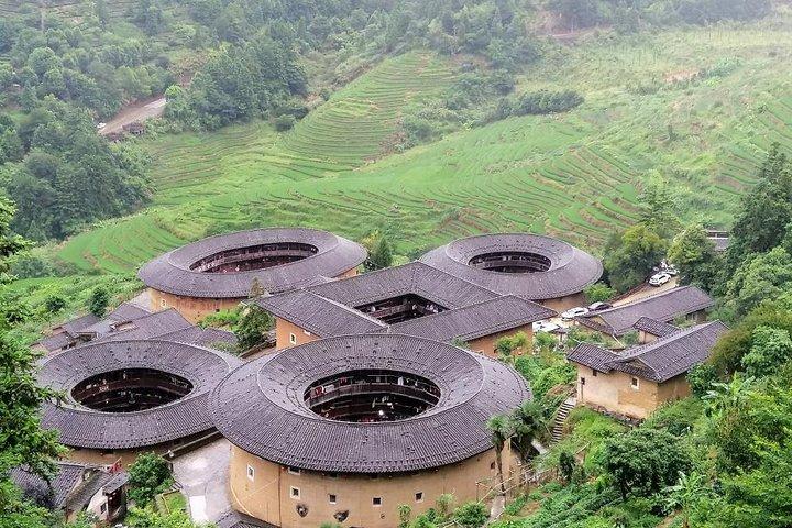 Excursión privada de escala a Xiamen con todo incluido a la aldea de Hakka Tulou con opciones