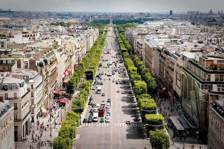 Excursion privée de 10 heures à Paris au départ du Havre (guide officiel à Paris)