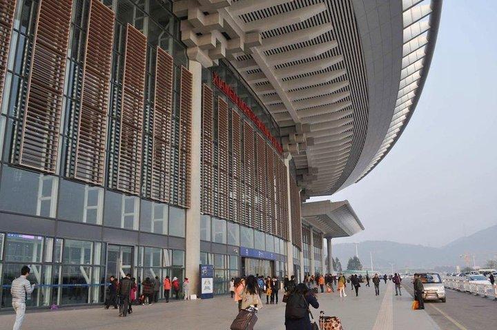 Transfer privado do aeroporto de Xiamen Gaoqi para a estação ferroviária local