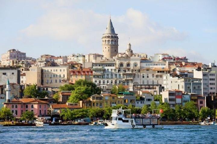 Beylerbeyi Palace & Camlica Hill Half Day Afternoon Tour