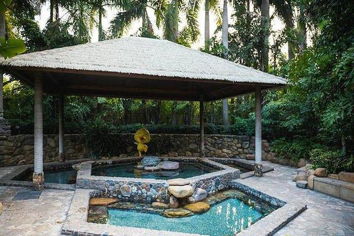 Private Transfer between Riyue Gu Hotspring Resort and Xiamen City