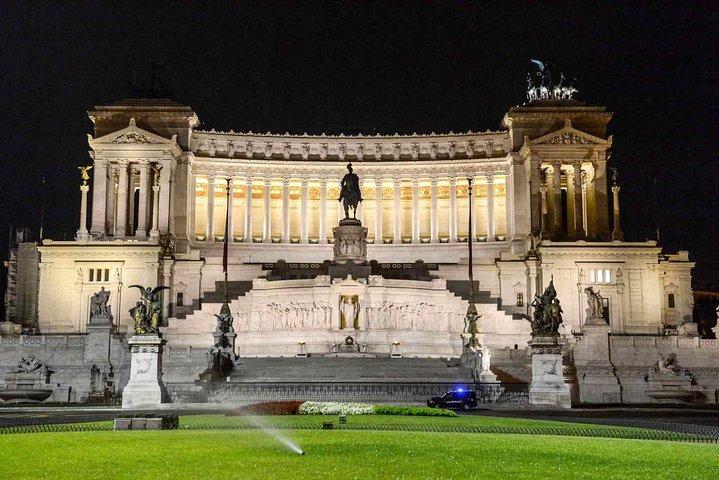 Rome by Night Private Walking Tour With Dinner
