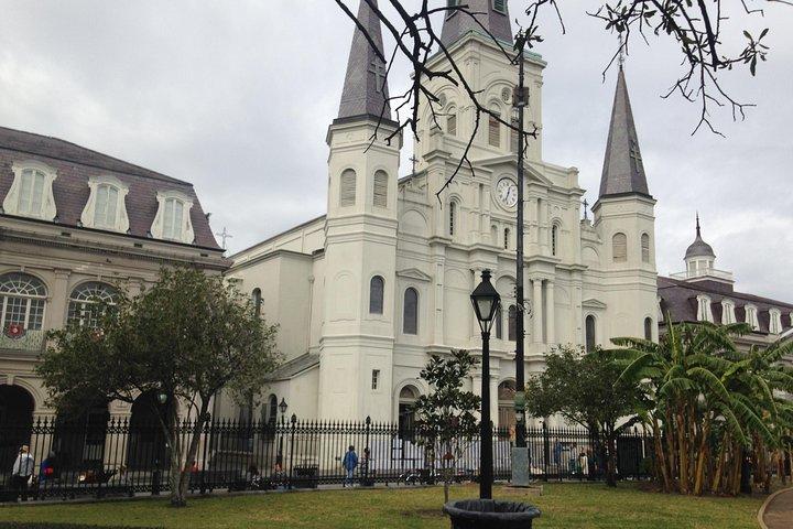 Pub Crawl: Spöktur i New Orleans fulla historia med EMF-mätare