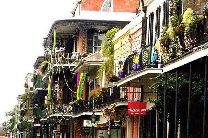 Escursione frequentata del quartiere francese di New Orleans