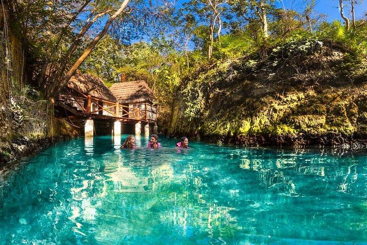 Tour Parque Xcaret Plus con Transporte desde Riviera Maya