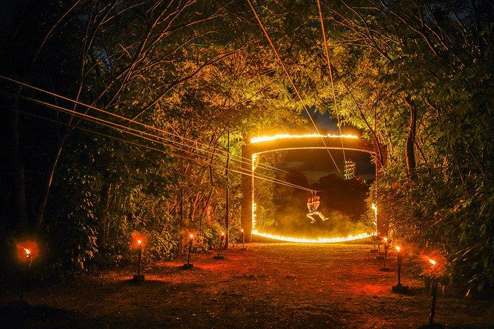 Xplor Fuego mit Abendessen in Buffetform und Transport