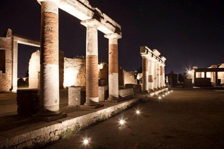 Verken 's nachts Pompeii met een archeoloog