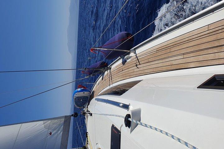 Segling till Dia Island med lunch på Bavaria 51 Heraklion, Kreta