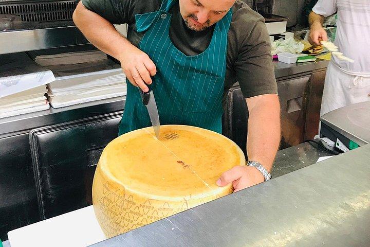 リヴォルノの歴史料理とワインの試飲