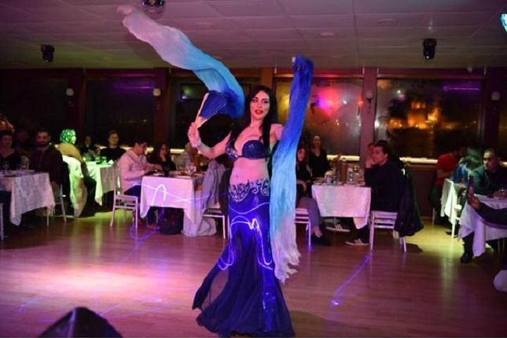 Bosphorus Dinner Show Cruise met niet-alcoholische kaart ISTANBUL Dinner cruise
