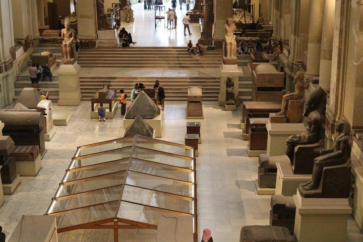 カイロのエジプト博物館、イスラム教・コプト教博物館の終日ツアー