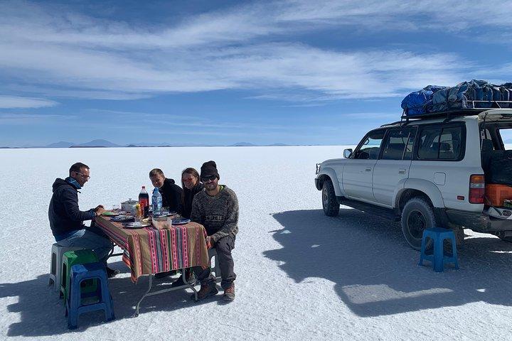 Uyuni Saltflat de San Pedro de Atacama ALLER-RETOUR ou ALLER SIMPLE vers Uyuni