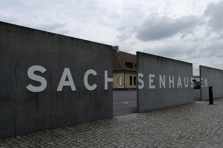 ザクセンハウゼン強制収容所記念館 - 公共交通機関付きのプライベートツアー