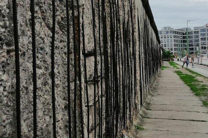 The Berlin Wall / Cold War Berlin (Private 3 Hours Walking Tour)