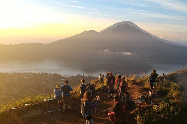 Alle beinhalten: Mount Batur Sunrise Trekking Natural Hot Springs