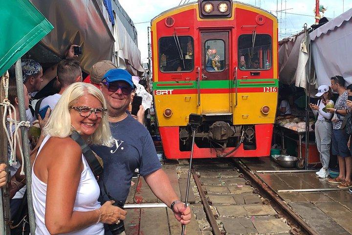 Schwimmender Markt und Eisenbahnmarkt (optional Wasserfall): Private Tour