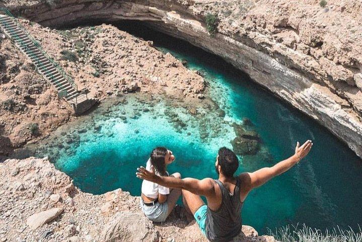 Wadi Shab-tur med Bimmah Sinkhole-tur (pris pr. Køretøj)