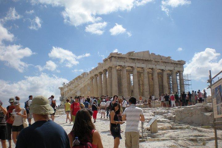 Tour guidato privato di un'intera giornata di Atene (fino a 15 in un lussuoso minibus Mercedes)