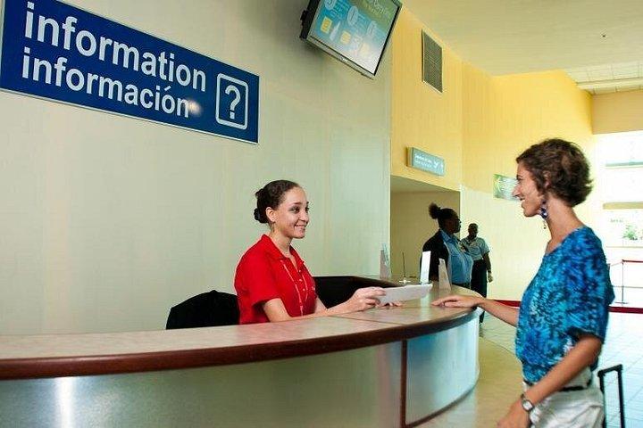 First Class Lounge, Fast Track & Round Trip Private Airport Transport Package