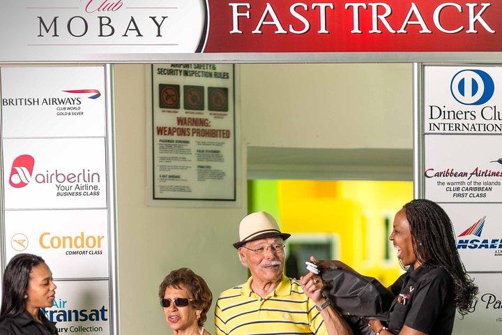 空港への出発シャトル、Club Mobay Fast Track、VIP ラウンジ コンボ