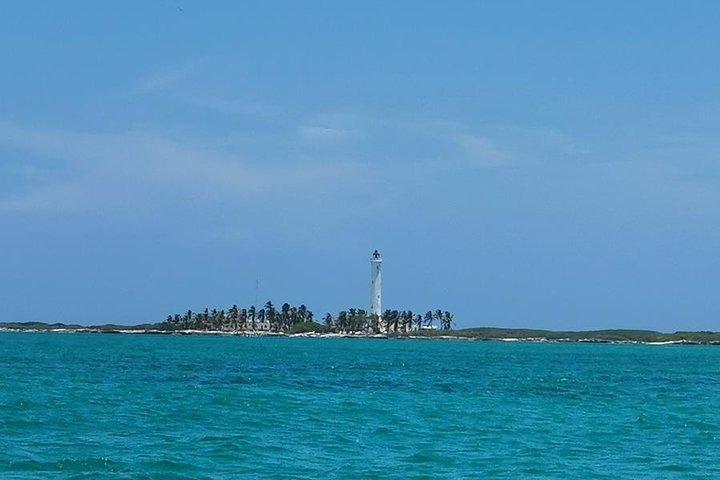 3島のボートでシュノーケル、イスラブランカ、コントイ、ムヘーレス