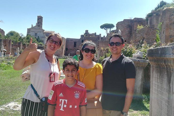 Ancient Roman Adventure: Colosseum, Roman Forum & Palatine Hill met Alessandra