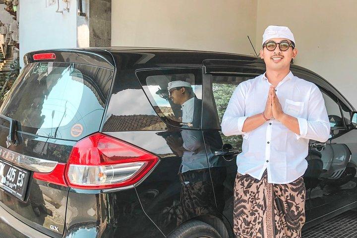 Bali : 英語を話すドライバー付き専用車チャーター