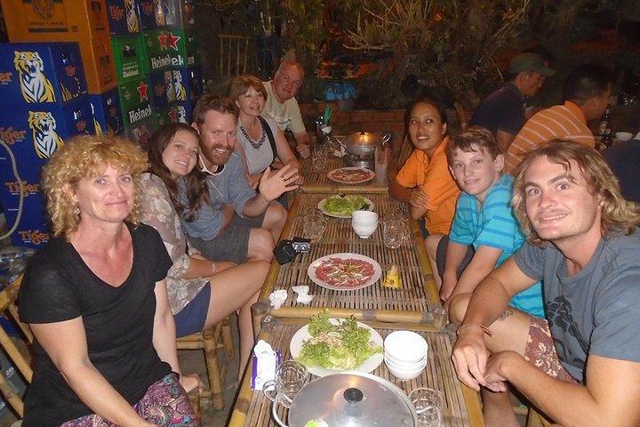 HoiAn Ancient Town Night Market Street food tour di notte