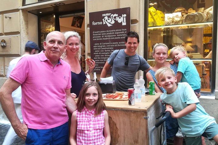 Tour al atardecer en Roma para niños y familias con pizza y gelato dirigido por Alessandra