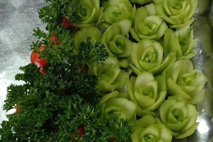 Experimente a aula de culinária de meio dia com visita ao mercado
