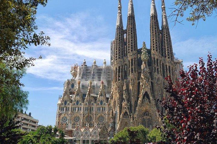 Excursão privada em Barcelona com motorista e Guia Oficial