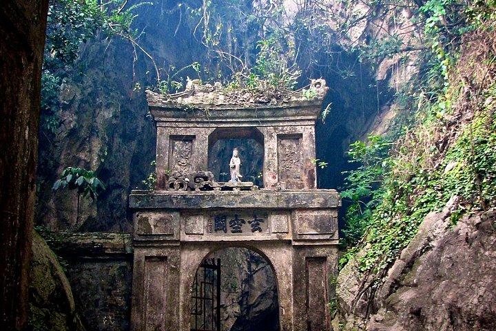 私の息子保護区とダナンからの大理石の山の日帰り旅行