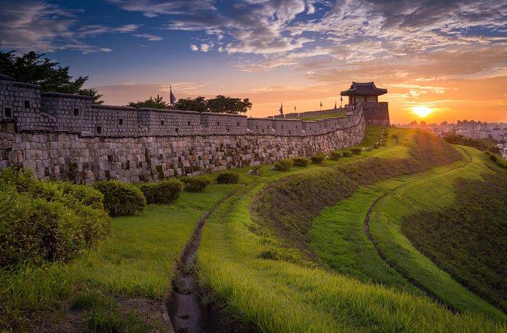 Tour notturno della fortezza di Suwon Hwaseong da Seul