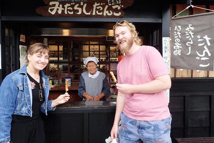 高山でのプライベートグループローカルフードツアー