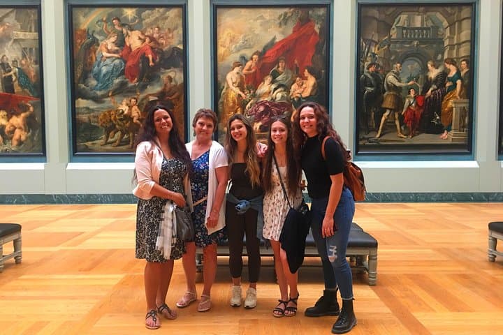 Paris Kids and Families Private Louvre Tour