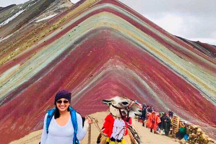 Trekking arcobaleno in montagna ad Ausangate