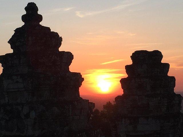 Angkor Wat Small tour Stunning Sunset by Shared Tour