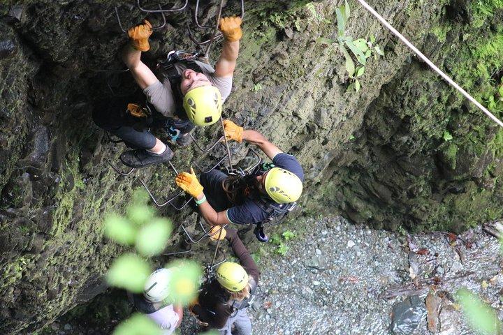 zip line adventure in machupicchu