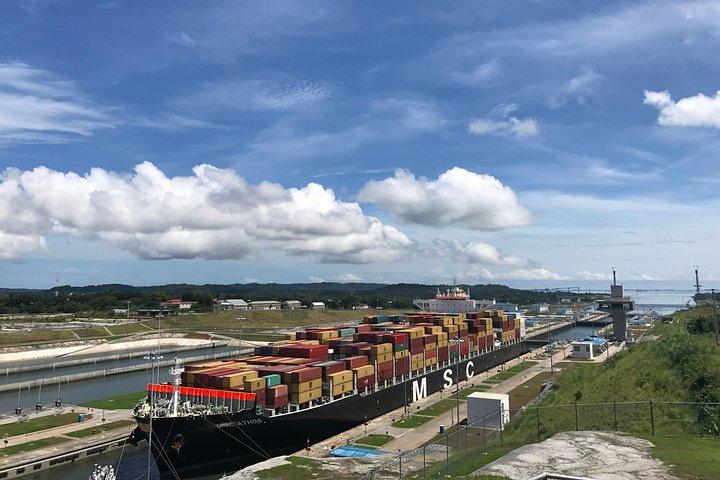 Excursion of the Panama Canal Miraflores Lock, Aguas Claras