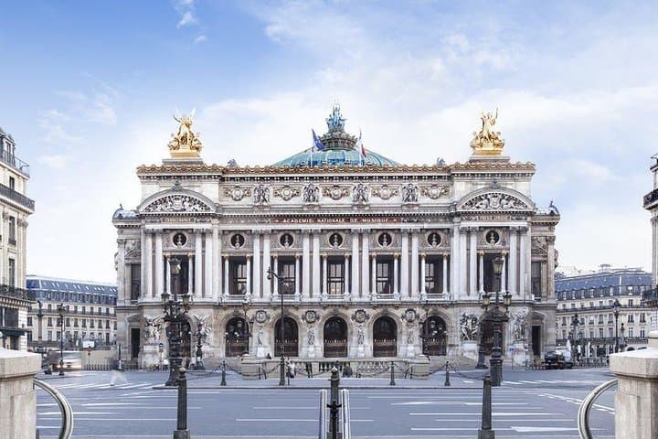 Private Paris Landmarks & Hidden Gems Tour