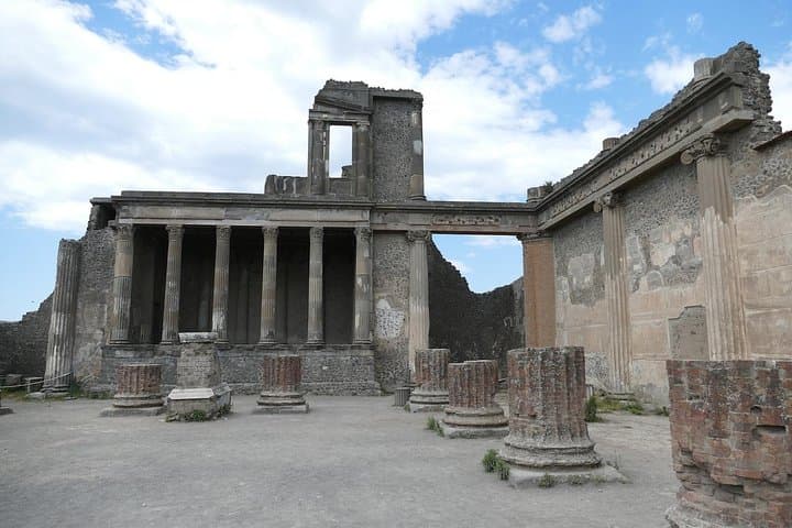 Positano Sorrento and Pompeii from Naples by Private Mercedes Van