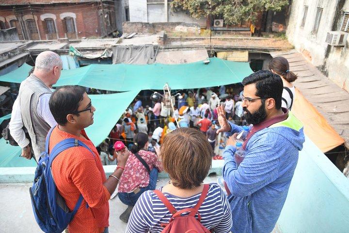 Recorrido a pie por Varanasi esencial (norte y Manikarnika)