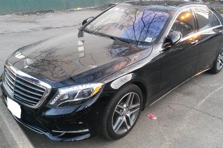 Trasferimento VIP di lusso all'aeroporto di New York City in berlina o SUV