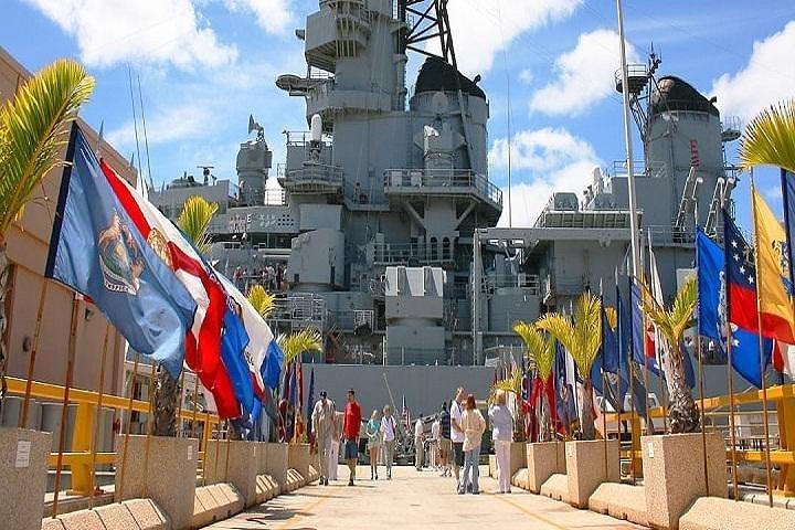 ビッグアイランドからの真珠湾での第二次世界大戦の戦艦