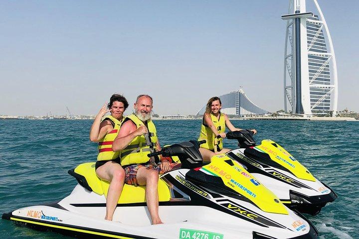 30 min de Jet Ski jusqu'au Burj Al Arab + Photos, Vidéos et Glaces gratuites