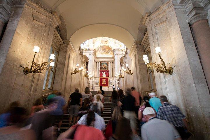 Royal Palace Madrid & Tapas Experience med Skip the Line Ticket